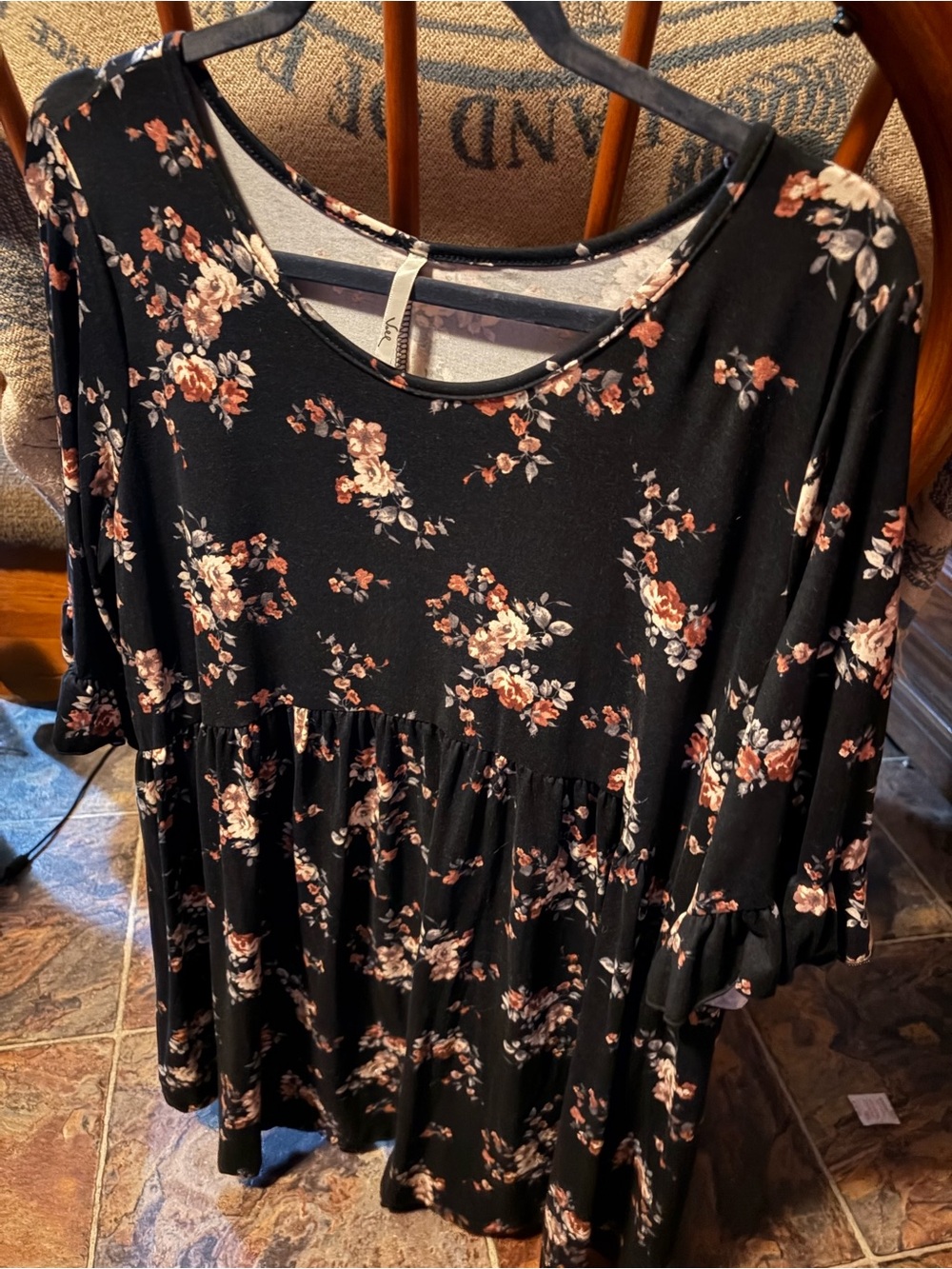 Voll 1x Floral Tiered Black Women's Tunic - Soft Stretch Knit